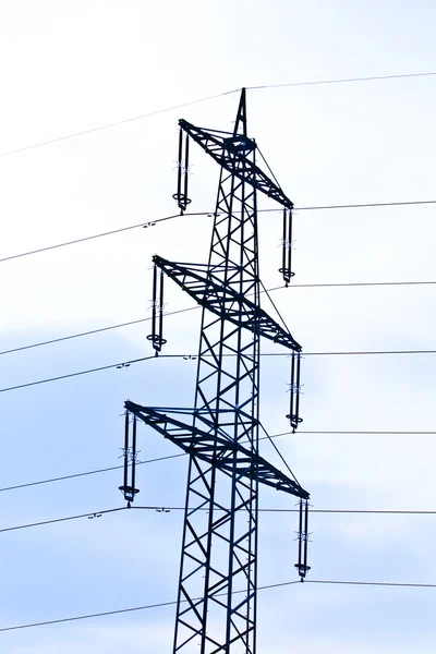 Torre elétrica na paisagem — Fotografia de Stock