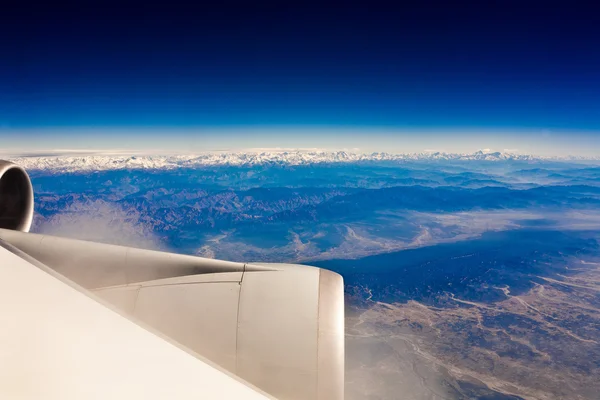 Repül át a Himalája reggel a napkelte — Stock Fotó