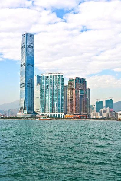 Molnigt waterfront i hong kong — Stockfoto