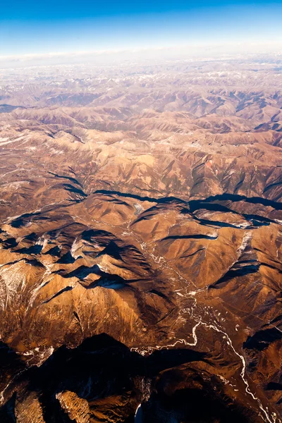 Όμορφη θέα από το αεροσκάφος προς τα βουνά των Ιμαλαϊων — Φωτογραφία Αρχείου