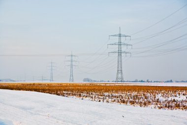 Kışın elektrik Kulesi