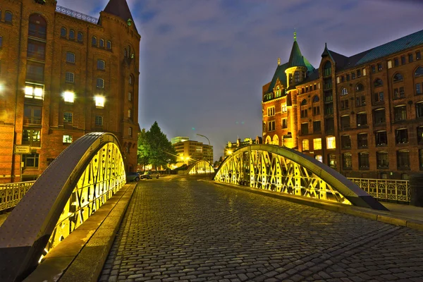 Speicherstadt w Hamburgu w nocy — Zdjęcie stockowe