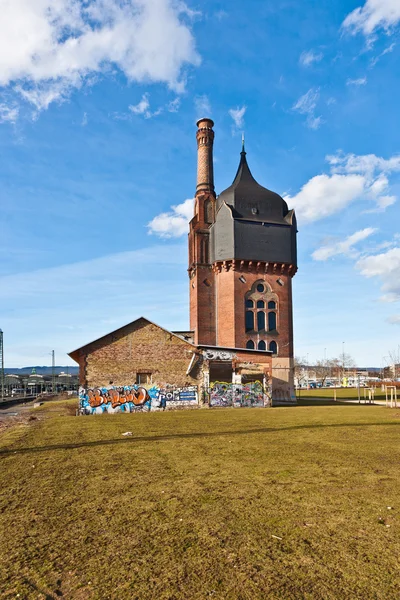 Historischer Wasserturm aus Ziegeln — Stockfoto