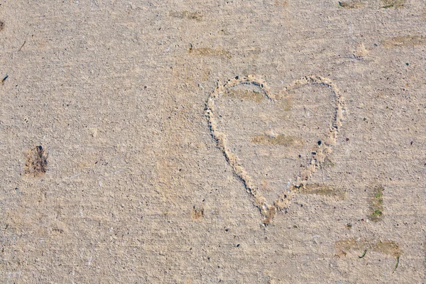 Coeur dessiné dans le chemin concret — Photo