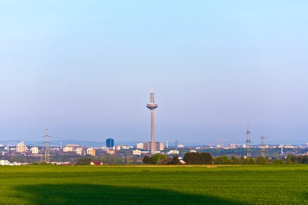 Horizonte de Frankfurt ao pôr-do-sol — Fotografia de Stock