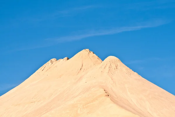 Hills of sand and stone gives an impression of mountains — Stock Photo, Image