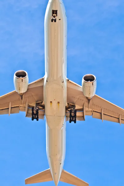 Letadla v přistání přístup — Stock fotografie