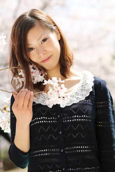 Ung japansk kvinna — Stockfoto
