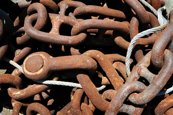 Zrezivělé řetězy — Stock fotografie