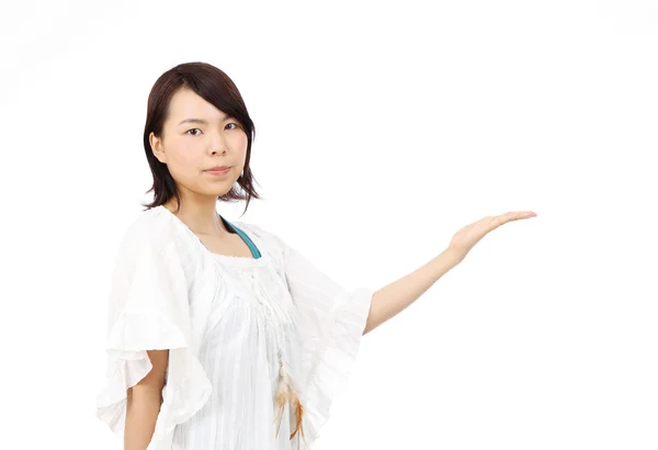 Νεαρή γυναίκα της Ασίας χέρι δείχνει κενό σημάδι — Φωτογραφία Αρχείου