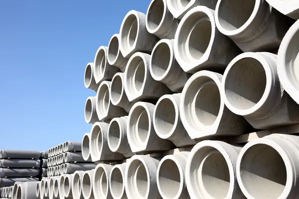 Stacked concrete pipes — Stock Photo, Image