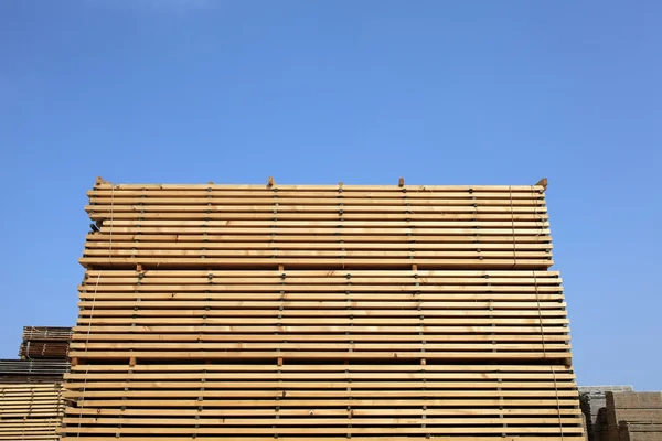 Stapel van houten planken — Stockfoto