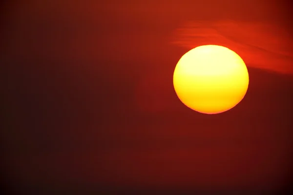Grande pôr do sol — Fotografia de Stock