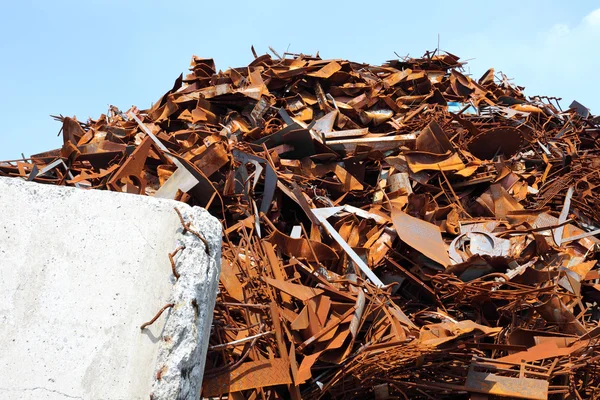 Pile of scrap metal — Stock Photo, Image