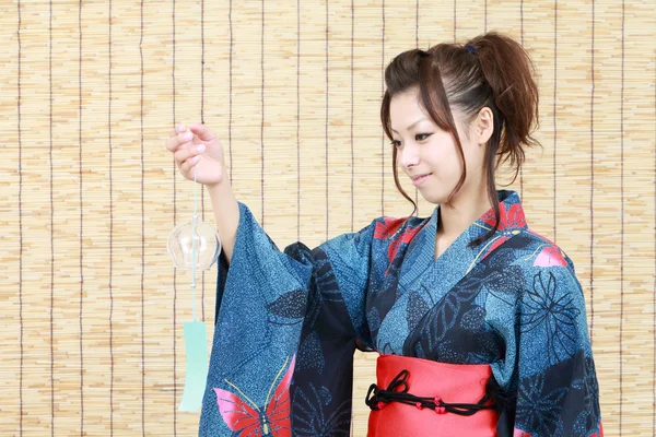 Japonská žena v tradičním oblečení, kimona — Stock fotografie