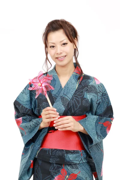 Mulher japonesa em roupas tradicionais de quimono — Fotografia de Stock