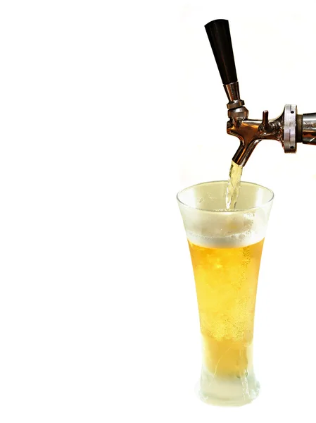 Birra alla spina con pinta congelata — Foto Stock
