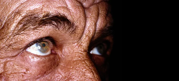 Stary człowiek oczy — Zdjęcie stockowe
