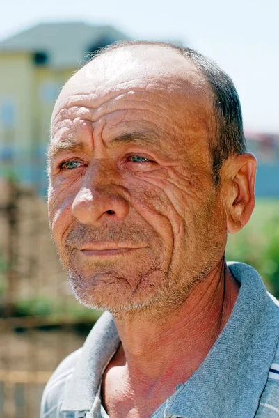 Velho retrato de homem enrugado — Fotografia de Stock