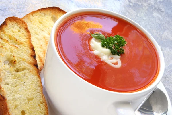 Tomato Soup with Toasted Turkish Bread — Stock Photo, Image