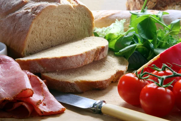 Maken van een sandwich — Stockfoto