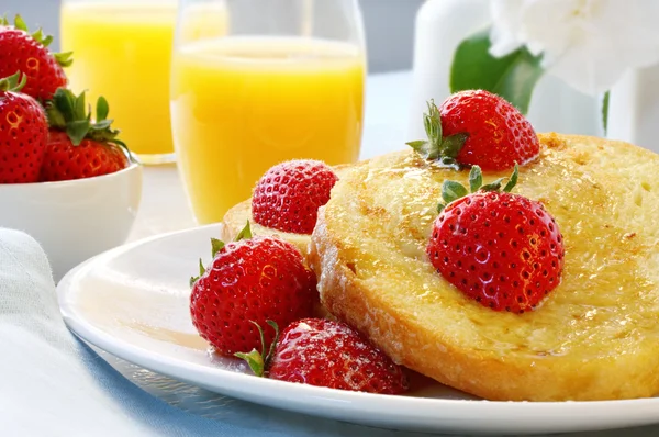 French Toast with Strawberries — Stock Photo, Image