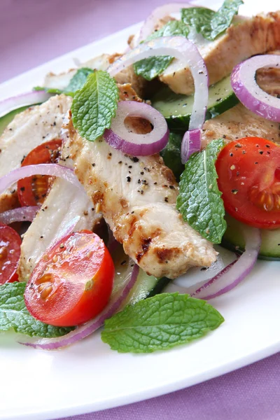 Salada de frango, pepino e hortelã — Fotografia de Stock