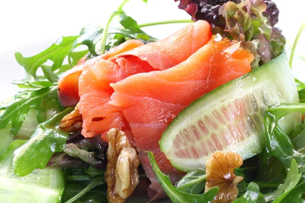 Gerookte zalm salade — Stockfoto