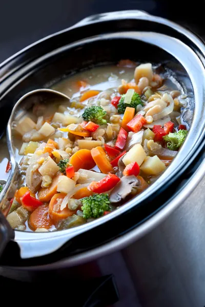 慢煮熟的蔬菜汤 — 图库照片