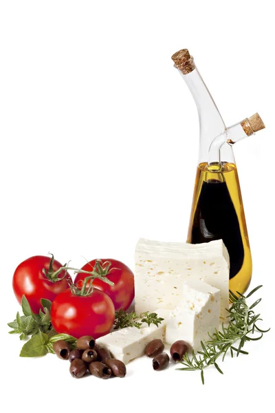 フェタチーズ、トマト、オリーブ、ハーブ、オイル — ストック写真