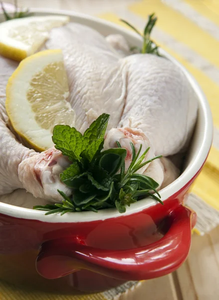 Chicken in Red Crockpot — Stock Photo, Image