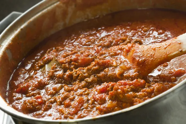 Bolognese sosu yemek — Stok fotoğraf