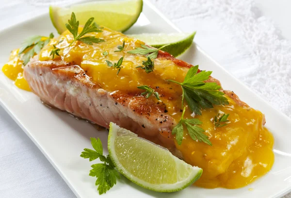 Salmon with Orange Sauce — Zdjęcie stockowe
