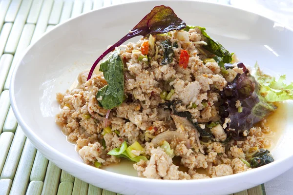 Salada de frango tailandesa Larb — Fotografia de Stock