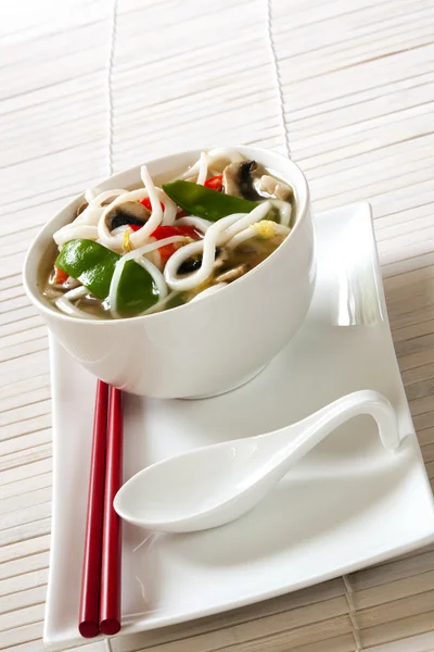 Aziatische noodlesoep — Stockfoto