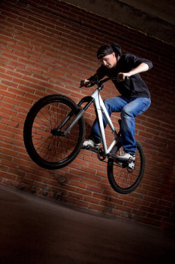 chico de BMXGüzellik kız boya