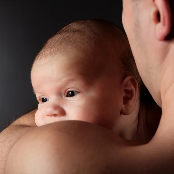 赤ちゃんと父親 — ストック写真