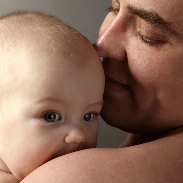 Bebé y padre —  Fotos de Stock