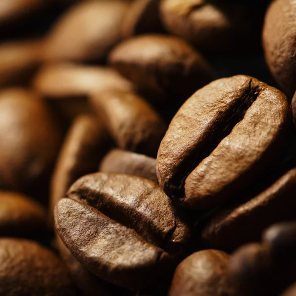 Haufen von Kaffeekörnern — Stockfoto