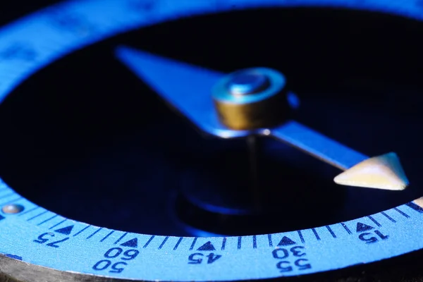 蓝色金属指南针 — 图库照片