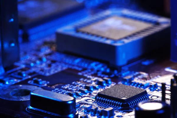 Detailní záběr desky elektronických obvodů s procesorem — Stock fotografie