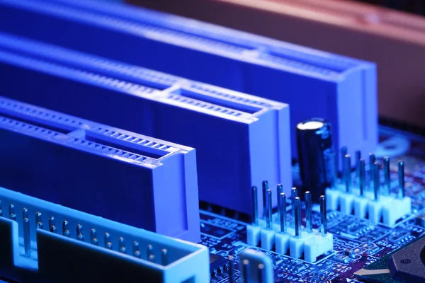 Detailní záběr desky elektronických obvodů s procesorem — Stock fotografie