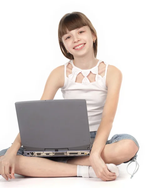 Las niñas usan computadora —  Fotos de Stock