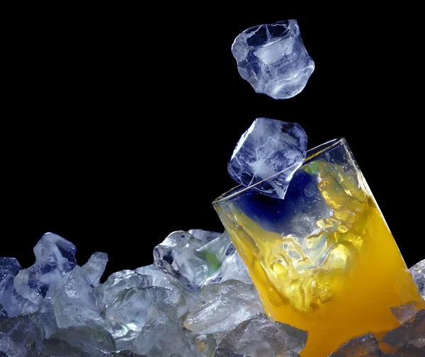 Turuncu cam ve buz — Stok fotoğraf