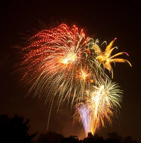 Brilliantly colored display of fireworks — Stock Photo, Image
