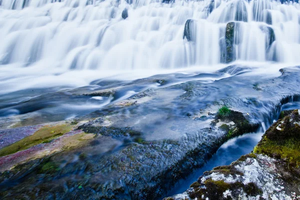 Une cascade à Pertes de la Valserine, France — Photo