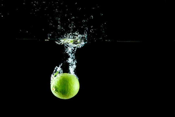 Lime Water Splash — Zdjęcie stockowe
