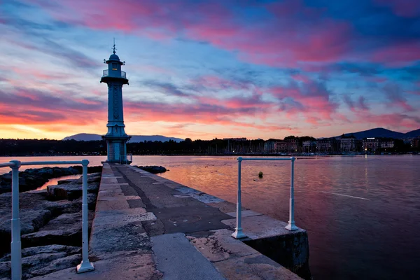 在日内瓦湖的灯塔 — 图库照片