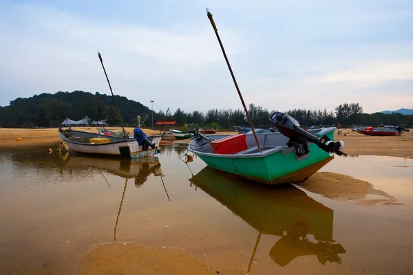 Malásia barcos de pesca por do sol — Fotografia de Stock