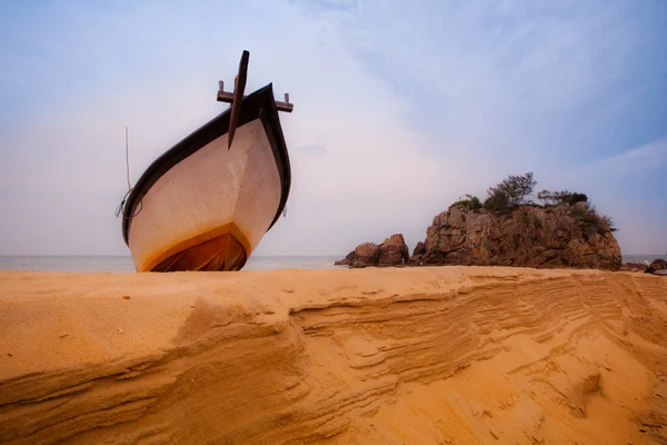 Закат рыболовных лодок Малайзии — стоковое фото